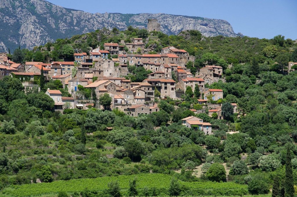 Village près des cascades de la Vis