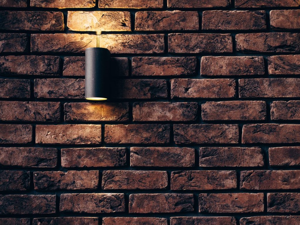 La plaquette de parement, une décoration à l’effet impressionnant mur en brique lumière