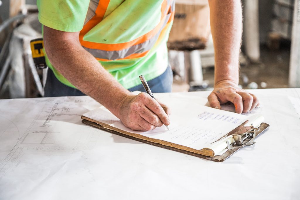 4 questions à poser à un professionnel du bâtiment