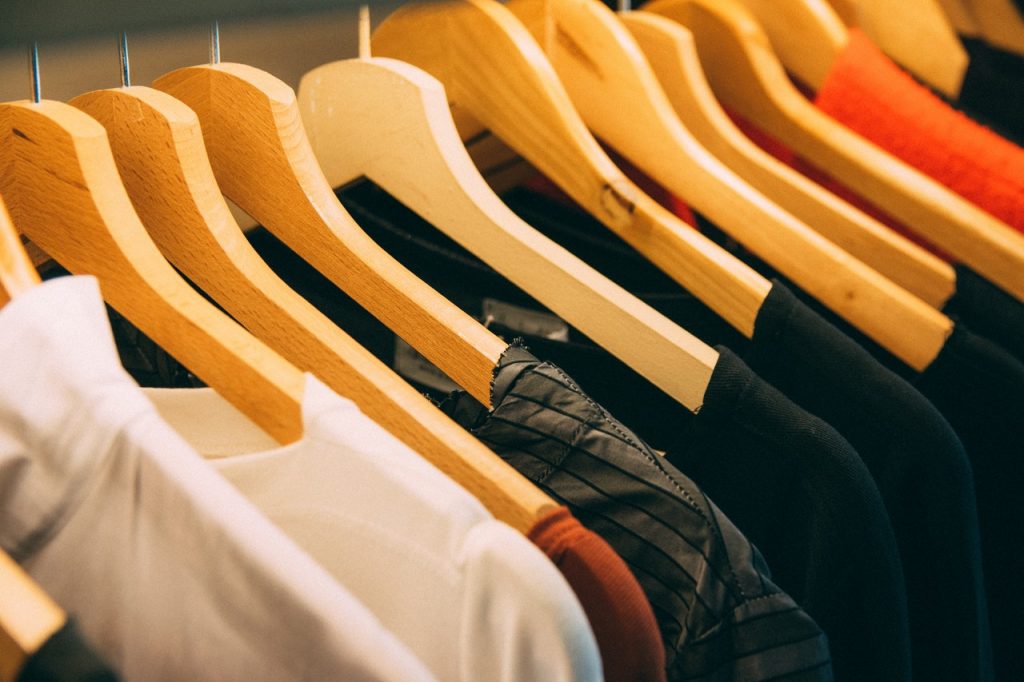 Pourquoi vendre ses vêtements dans une friperie en ligne vendre ancien vetements