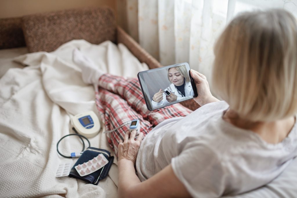 Hospitalisation à domicile : que faut-il mettre en place ? mise en place hospitalisation à domicile
